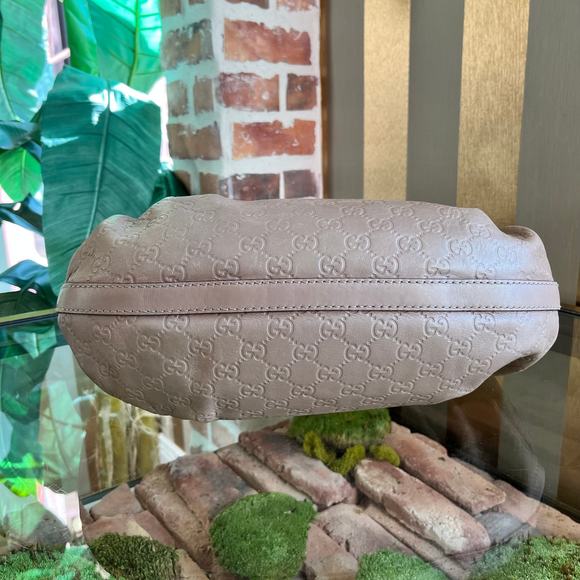 GUCCI Scarlett Pink Guccissima Leather Studded Shoulder Bag - Picture 4 of 11